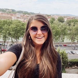 Meet your Posher, Josie